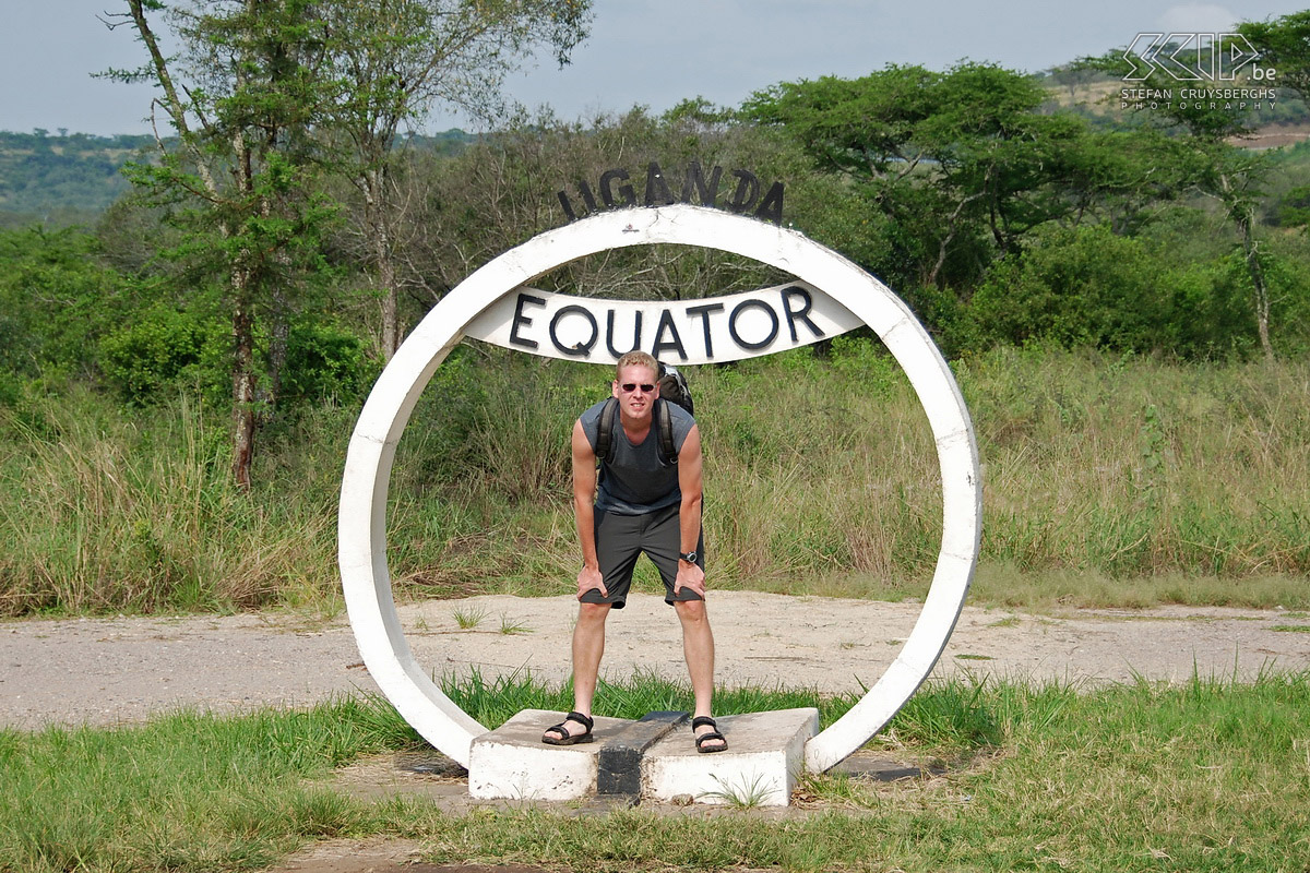Equator Stefan Just before entering the wild park of Queen Elizabeth you cross the equator. Stefan Cruysberghs
